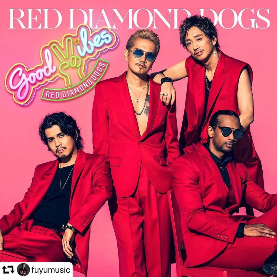 TOMO のインスタグラム：「EXILE ATSUSHIさん率いるRED DIAMOND DOGS の 「GOOD VIBES」のMVをプロデューサーとして制作させていただきました！素敵なお人柄で、現場もGOODVIBES溢れる撮影でした！#works #producer #exileatsushi #goodvibes #reddiamonddogs #repost @fuyumusic ・・・ RED DIAMOND DOGS の “GOOD VIBES” 今日リリースされました😊👍 . この曲が皆んなの夏を盛り上げれたらなと思ってます😎☀️‼️ . MVの続きはYOUTUBEでチェックしてみて下さい😊🙏 . Our new single GOOD VIBES is available for download and MV is out in YOUTUBE as well‼️ . ■9/4（水）リリースとなるNew Single「GOOD VIBES」より、この夏にぴったりな表題曲「GOOD VIBES」の先行ダウンロード&ストリーミングが本日よりスタート！ . ▶Streaming&Download!! https://avex.lnk.to/RDD_GOOD_VIBES . #reddiamonddogs #rdd #exileatsushi #duran #phekoo #fuyu #goodvibes」