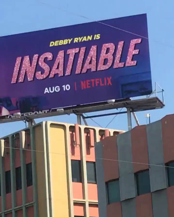 デビー・ライアンのインスタグラム：「@insatiable came out a year ago... probably a good weekend to binge Szn 1 👑👄🔥(🔪🥀)」