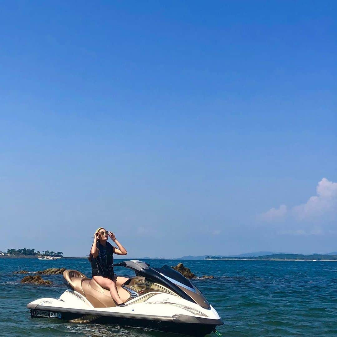 遊海 Yuumiさんのインスタグラム写真 - (遊海 YuumiInstagram)「Happy holiday in Japan and this is my summer ❤️❤️ #yuumitravel #summer #fun #ocean #jetski #japan #sea #blue #夏 #海 #ジェット #夏休み #日本 #summertime」8月11日 10時09分 - yuumi_kato