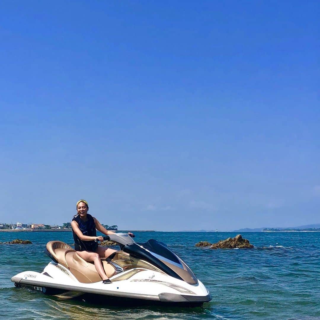 のインスタグラム：「Happy holiday in Japan and this is my summer ❤️❤️ #yuumitravel #summer #fun #ocean #jetski #japan #sea #blue #夏 #海 #ジェット #夏休み #日本 #summertime」
