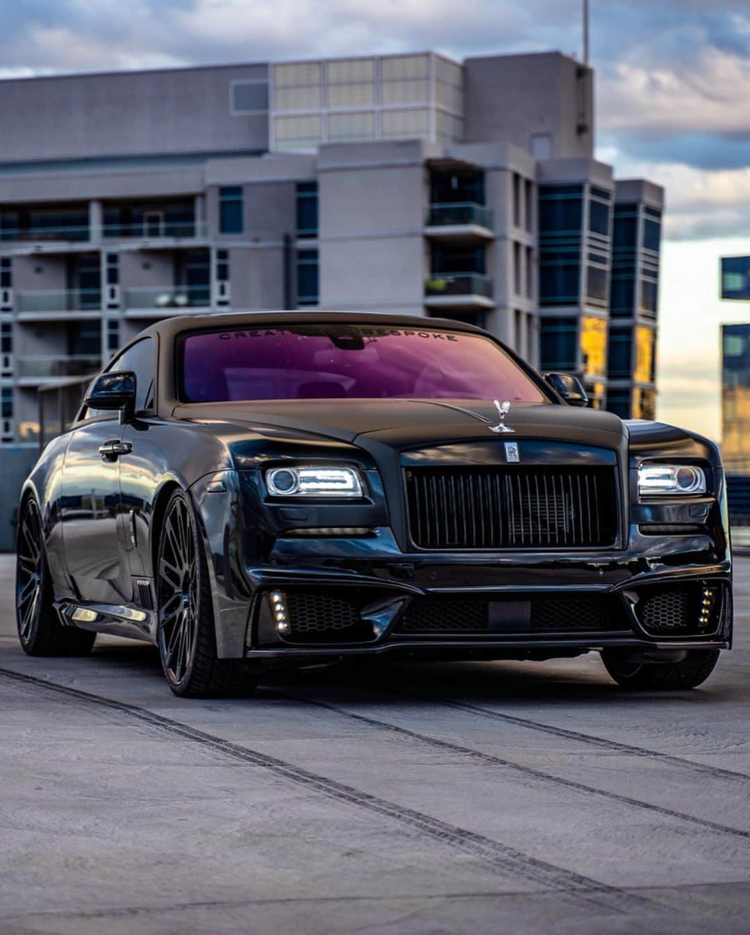 CARLiFESTYLEさんのインスタグラム写真 - (CARLiFESTYLEInstagram)「Rolls Royce Wraith by @creativebespoke! @creativebespoke Best custom exotic cars for sale! #carlifestyle #RollsRoyce #wraith」8月11日 10時22分 - carlifestyle