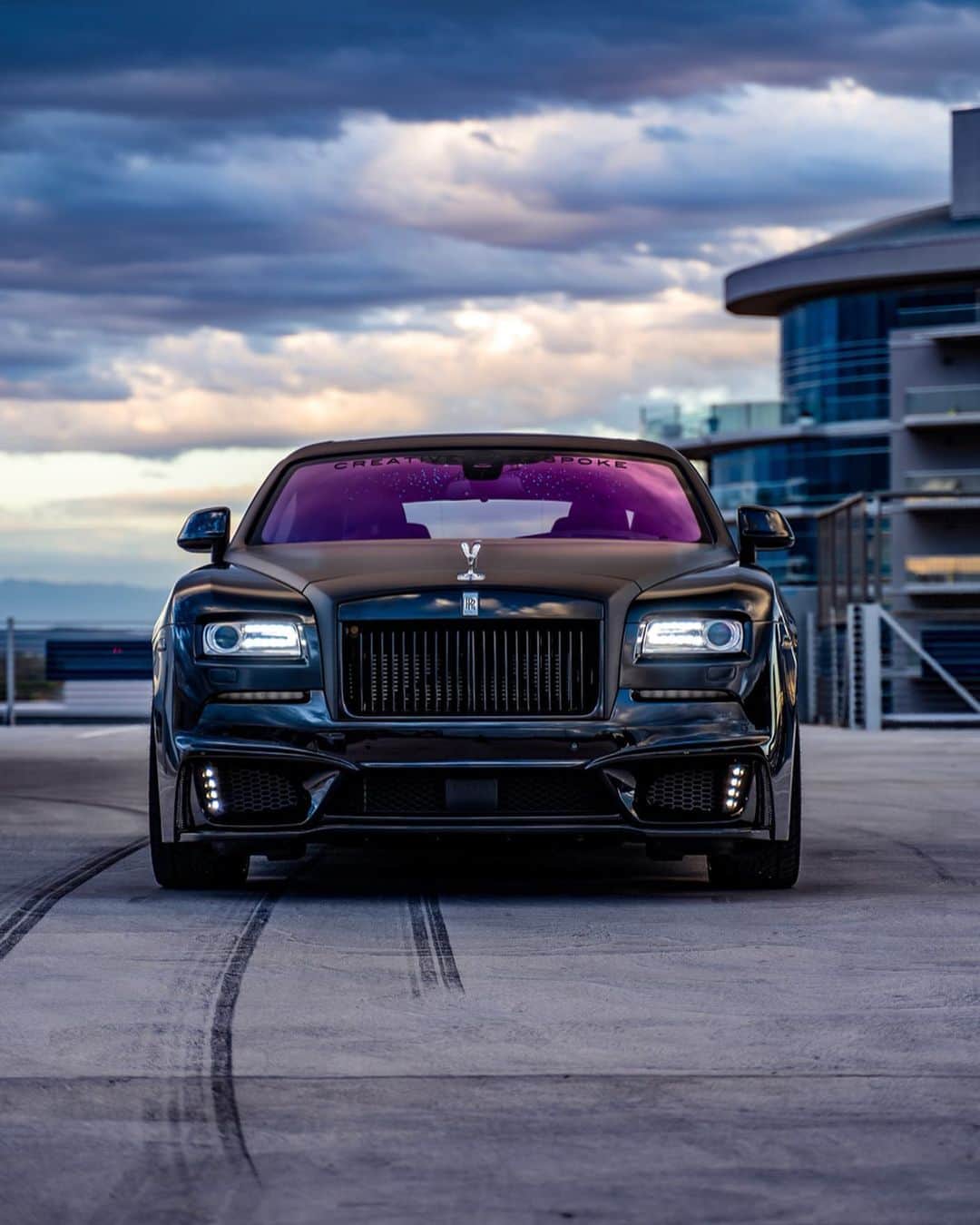 CARLiFESTYLEさんのインスタグラム写真 - (CARLiFESTYLEInstagram)「Rolls Royce Wraith by @creativebespoke! @creativebespoke Best custom exotic cars for sale! #carlifestyle #RollsRoyce #wraith」8月11日 10時22分 - carlifestyle