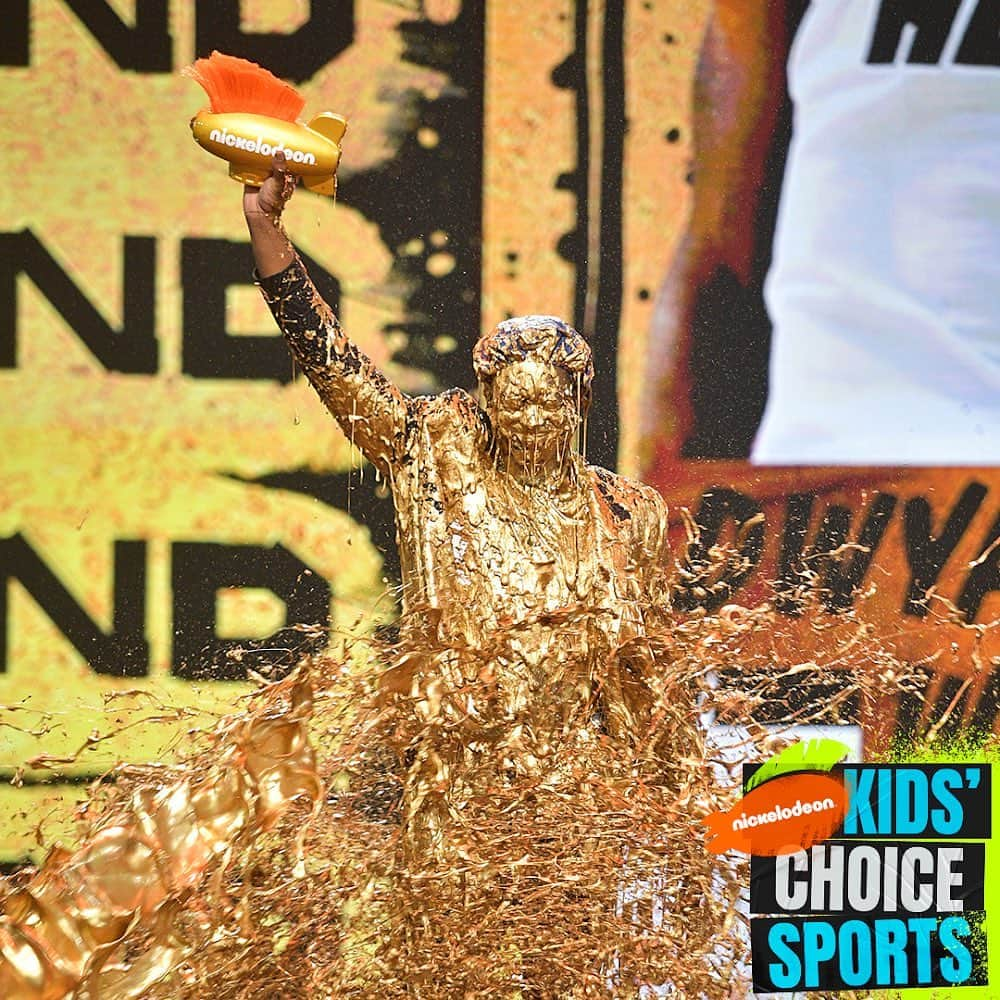 ドウェイン・ウェイドさんのインスタグラム写真 - (ドウェイン・ウェイドInstagram)「Shoutout @nickelodeon #KidsChoiceSports for my GOLDEN MOMENT! #OscarWade 🏆」8月11日 10時15分 - dwyanewade