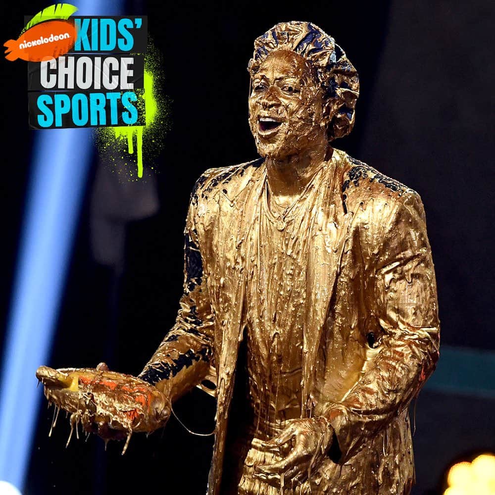 ドウェイン・ウェイドさんのインスタグラム写真 - (ドウェイン・ウェイドInstagram)「Shoutout @nickelodeon #KidsChoiceSports for my GOLDEN MOMENT! #OscarWade 🏆」8月11日 10時15分 - dwyanewade