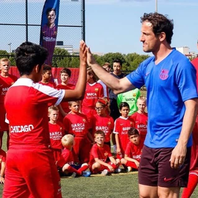 ジュリアーノ・ベレッチさんのインスタグラム写真 - (ジュリアーノ・ベレッチInstagram)「Mais um evento incrível @barcaacademy . Dessa vez em Chicago @barcaacademychi - A missão é sempre levar a mensagem do porque o @fcbarcelona é mais que um clube! Esforço, ambição, humildade, respeito e trabalho em equipe acima de tudo! Tão importante quanto ganhar é como ganhar! #fcb #barça #embaixador #belletti #futebol」8月11日 10時26分 - julianobelletti