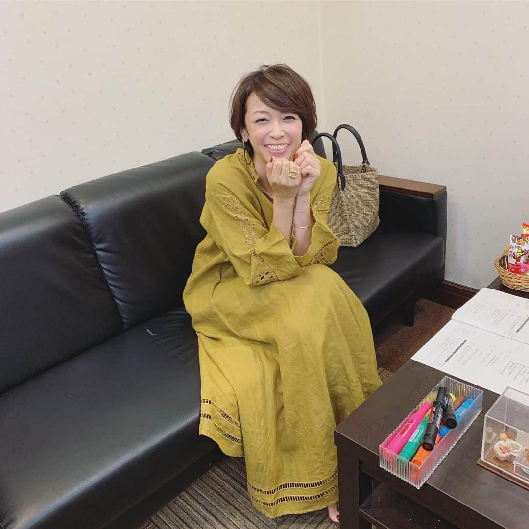 辺見えみりさんのインスタグラム写真 - (辺見えみりInstagram)「TOKYO MX TVの「日曜はカラフル！！」に11時30分〜からゲスト出演します☺︎お時間合う方はぜひ！」8月11日 10時38分 - emiri_hemmi