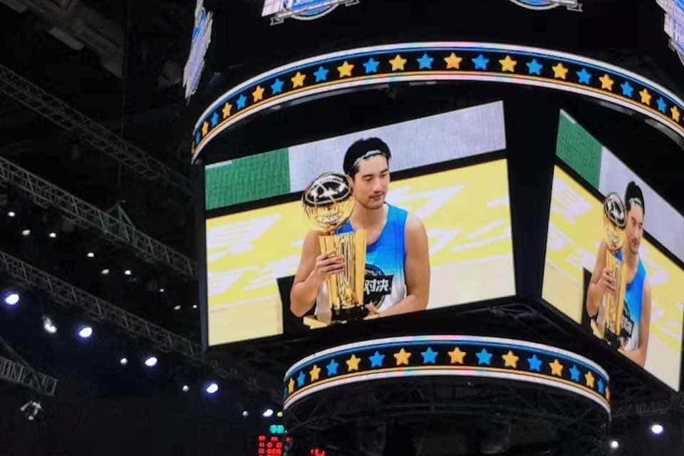 ゴッドフリー・ガオさんのインスタグラム写真 - (ゴッドフリー・ガオInstagram)「😁Smiles all around for our 3-peat at the 3rd Annual @jlin7  All-Star Game and Oh, I also got to hold the #larryobrientrophy 🔥Again, Thank you Jeremy for inviting me to participate at your annual all-star game, I know it’s such a meaningful event for you and all of us and I wish you nothing but continue success for the years to come. Best of luck this coming season! 👊🏼🙏」8月11日 10時43分 - godfreygao