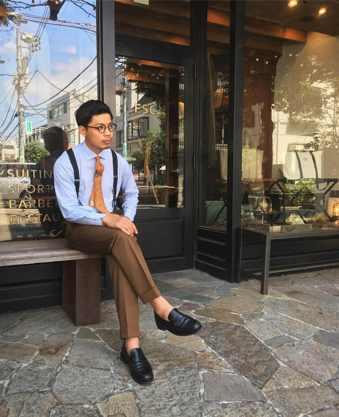 フリーマンズスポーティングクラブさんのインスタグラム写真 - (フリーマンズスポーティングクラブInstagram)「FSC STAFF STYLE - TOKYO  2019.08.11  shirt:#madetomeasure tie:#vintage pants:#madetomeasure suspenders:#albertthurston #fsc_staff_style #freemanssportingclub  #menswear #fsctokyo #fscfutako #fscginza #barber #barbershop」8月11日 10時57分 - freemanssportingclub_jp