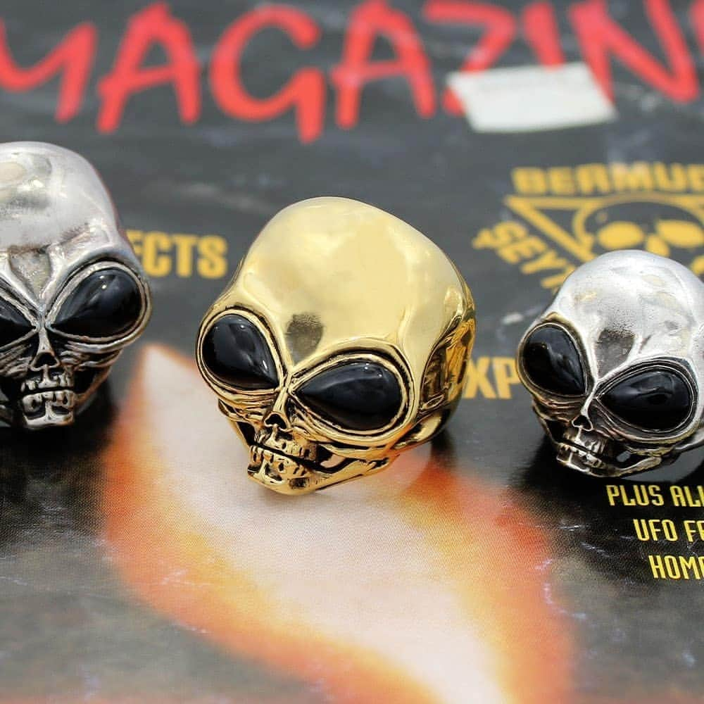 ハンチョロさんのインスタグラム写真 - (ハンチョロInstagram)「These guys were inspired by the Roswell UFO Incident that happened in 1947. I’d like to think that when the aliens come to earth we’d be friends, or do you think they’re already here? 👽 ⠀⠀⠀⠀⠀⠀⠀⠀⠀ ⠀⠀⠀⠀⠀⠀⠀⠀⠀ ⠀⠀⠀⠀⠀⠀⠀⠀⠀ ⠀⠀⠀⠀ #aliens #roswell #extraterrestrials #kindawantaufo #downtogotospace #aliensftw」8月11日 11時05分 - hancholodesigns