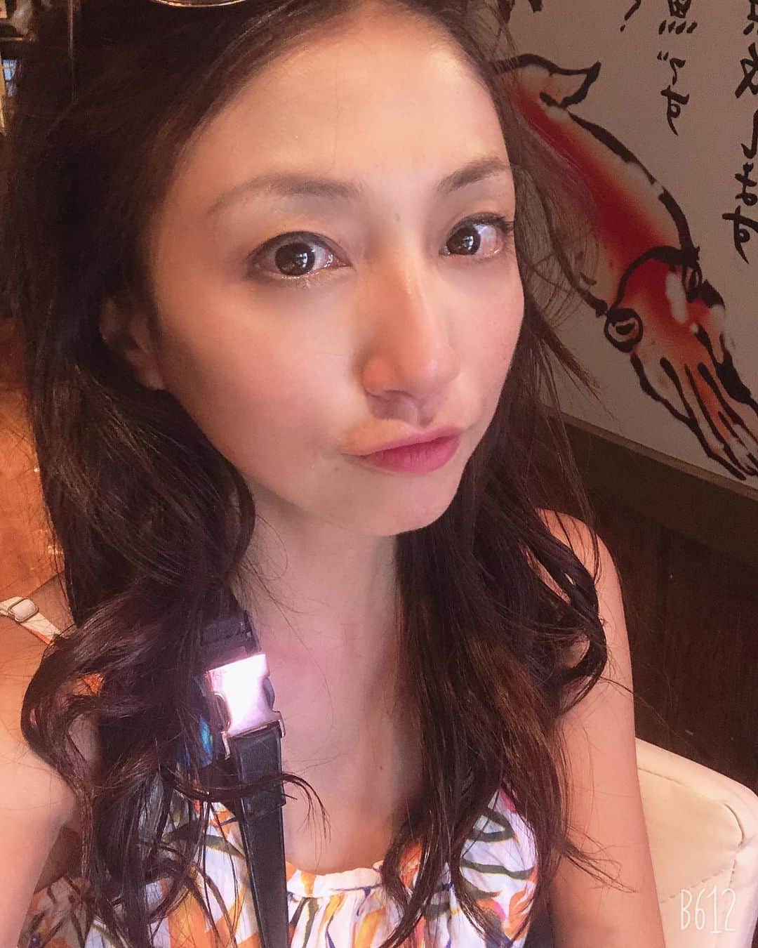 のインスタグラム：「@nakamura_kadomori にて今日はつるんつるんに！ 後ろにイカ… @ami_nakagawa_  #中川愛海 #カドモリ #kadomori #代官山 #kadomori代官山サロン」