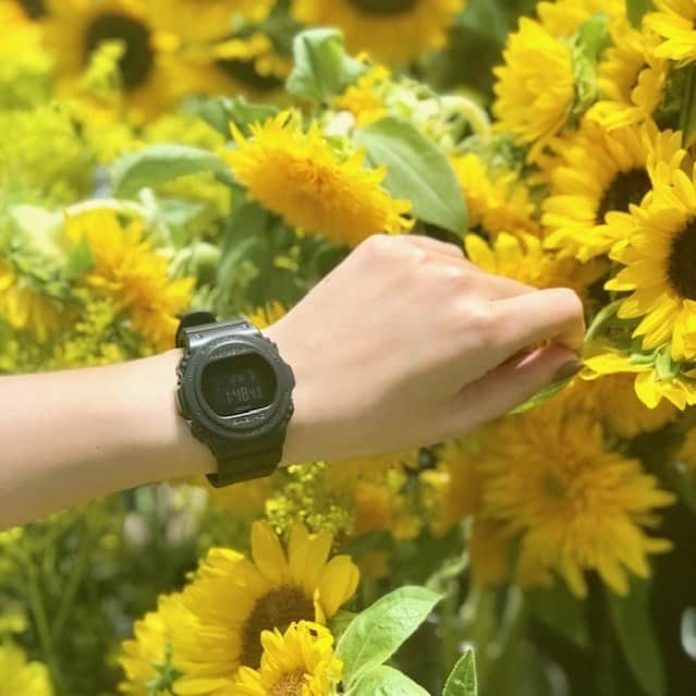 のインスタグラム：「「BABY-G」¥9,500 +tax 夏におすすめ、サンダルのように快適でお洒落なデジタルウォッチ。20気圧防水でビーチで活躍すること間違いなし！手元のアクセサリーとしても魅力的です！ ・ #babyg  #ベビーg  #ベビージー #casio イド #tictac #watch #チックタック時計店 #時計 #腕時計 #夏こそ腕の見せどころ #夏コーデ #夏服  #夏時計  #ビーチスタイル  #リゾートスタイル #ペアウォッチ #pairwatch #おそろ  #おそろいの時計 #チックタックくずはモール店 #ビーチガール  #夏小物 #夏スタイル #手元のおしゃれ」