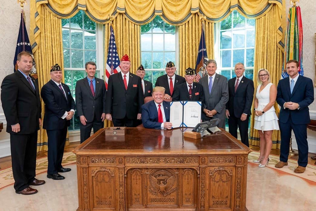 ドナルド・トランプさんのインスタグラム写真 - (ドナルド・トランプInstagram)「President Trump has signed the LEGION Act, allowing the American Legion to extend benefits to 6 million additional veterans!」8月11日 11時18分 - realdonaldtrump