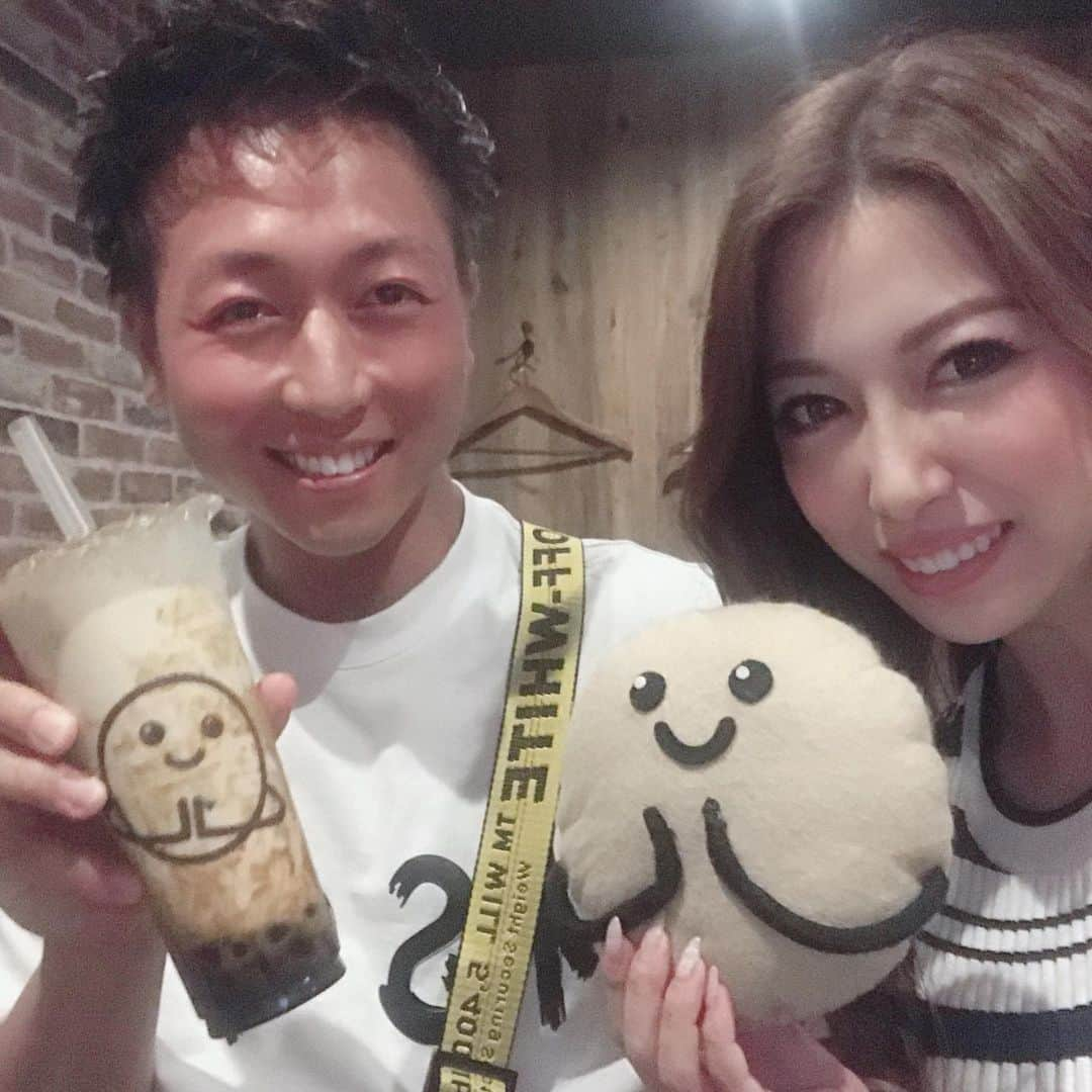 美沙さんのインスタグラム写真 - (美沙Instagram)「2019.08.07 ハイボールバー天神店 オープンありがとうございました😊✨ . オープン当日はお客様として行ったよ❤️ 働いてはないけどみんな来てくれてたけんいろんな人と飲めて楽しかった🥺❤️ . ゲストとして働く日はまた告知しまーす🥂 お盆中もあいてるから行く方は連絡くださいね🥰❤️ 場所は親不孝通りのバッカス館だよん🥂 . #ハイボールバー #ハイボールバー天神店 #ハイボール #highball #ガールズバー #女性無料 #篠原美沙プロデュース #篠原美沙」8月11日 11時32分 - misa0623r