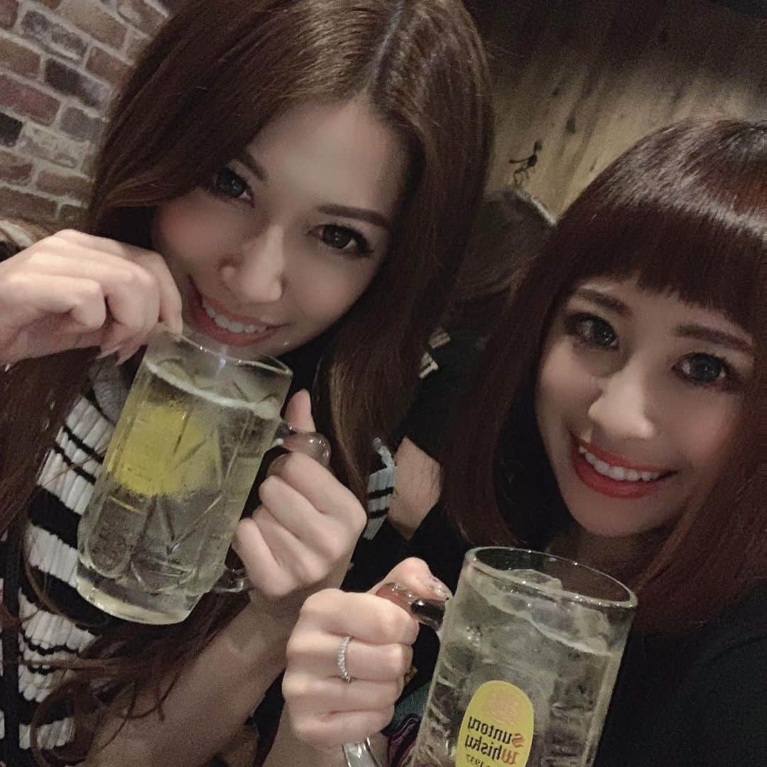 美沙さんのインスタグラム写真 - (美沙Instagram)「2019.08.07 ハイボールバー天神店 オープンありがとうございました😊✨ . オープン当日はお客様として行ったよ❤️ 働いてはないけどみんな来てくれてたけんいろんな人と飲めて楽しかった🥺❤️ . ゲストとして働く日はまた告知しまーす🥂 お盆中もあいてるから行く方は連絡くださいね🥰❤️ 場所は親不孝通りのバッカス館だよん🥂 . #ハイボールバー #ハイボールバー天神店 #ハイボール #highball #ガールズバー #女性無料 #篠原美沙プロデュース #篠原美沙」8月11日 11時32分 - misa0623r