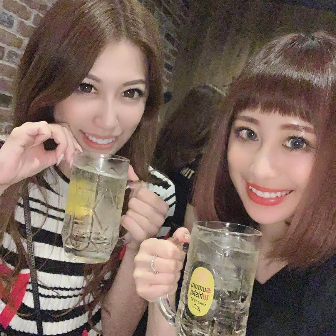 美沙さんのインスタグラム写真 - (美沙Instagram)「2019.08.07 ハイボールバー天神店 オープンありがとうございました😊✨ . オープン当日はお客様として行ったよ❤️ 働いてはないけどみんな来てくれてたけんいろんな人と飲めて楽しかった🥺❤️ . ゲストとして働く日はまた告知しまーす🥂 お盆中もあいてるから行く方は連絡くださいね🥰❤️ 場所は親不孝通りのバッカス館だよん🥂 . #ハイボールバー #ハイボールバー天神店 #ハイボール #highball #ガールズバー #女性無料 #篠原美沙プロデュース #篠原美沙」8月11日 11時32分 - misa0623r