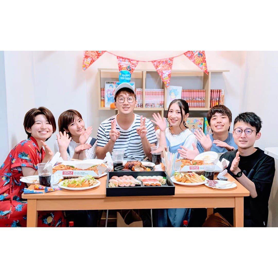 のインスタグラム：「. よっち誕生日ドッキリ大成功🎉✨ . #よっち #happy #happybirthday #birthday #ボンボンTV」