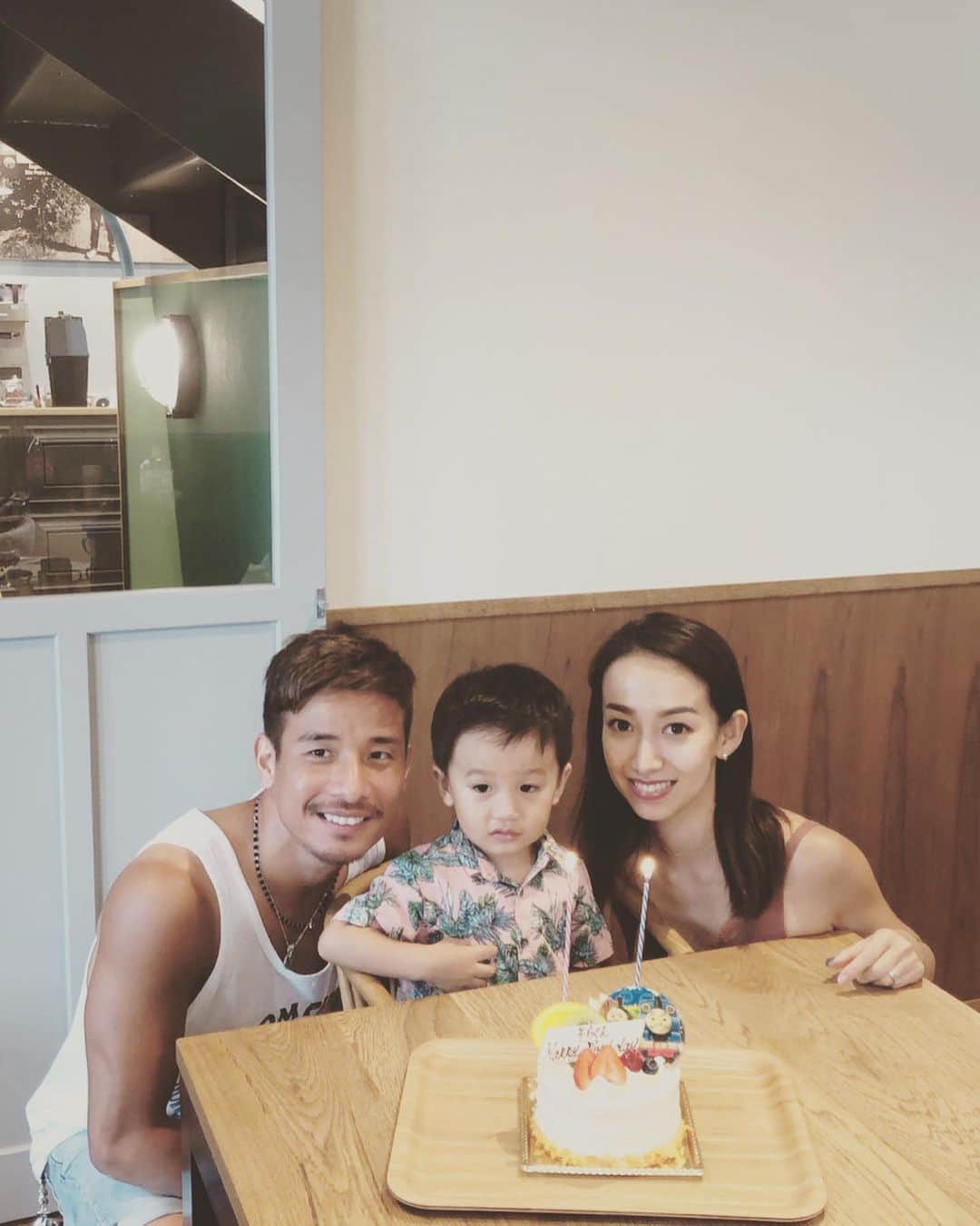 のインスタグラム：「青空誕生日おめでとう🎉  #2歳  #男の子  #バースデー  #誕生日」