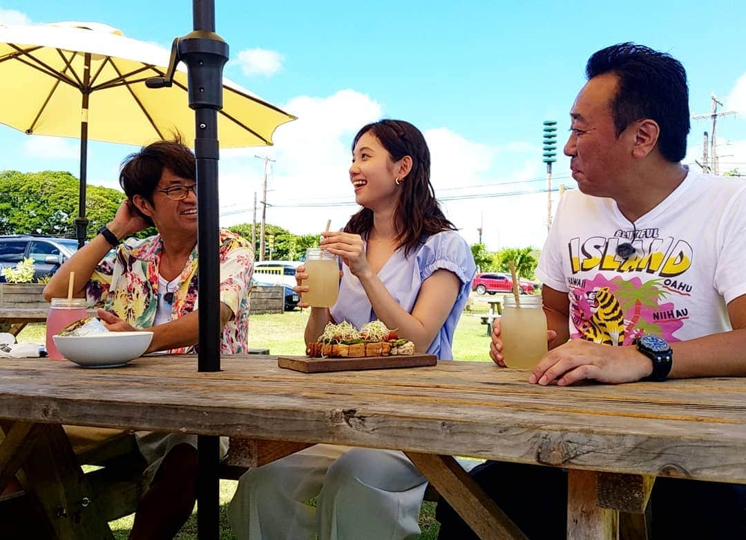 小高亮さんのインスタグラム写真 - (小高亮Instagram)「本日の「モヤさま」はハワイ後編。  食事中の田中アナにちょっとしたハプニングが…  ハワイ恒例の諸々もあります。  よろしければ是非。  #モヤさま  #ハワイ #田中瞳」8月11日 11時49分 - odaka_p