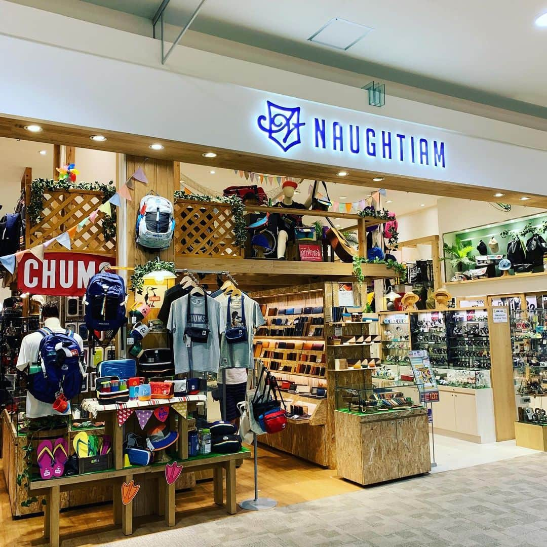 NAUGHTIAMさんのインスタグラム写真 - (NAUGHTIAMInstagram)「【イオンモール高崎店情報】 高崎店にはマンハッタンポーテージ、ノースフェイス、チャムス 、マスターピースなどのバッグや財布などの革小物、時計、帽子、サングラスなど、夏のレジャーに活躍するアイテムが盛りだくさんで展開中！ お近くに来た際は、是非遊びに来てください！ . . . #naughtiam #manhattanportage #northface #chums #masterpiece #gregory #マンハッタンポーテージ #ノースフェイス #チャムス  #マスターピース #グレゴリー #イオンモール高崎」8月11日 11時47分 - naughtiam_ntm