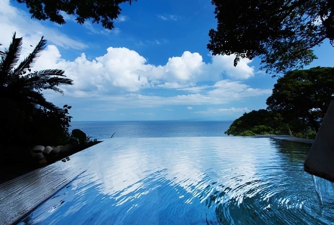 のインスタグラム：「相模湾の絶景と天然温泉のコラボレーション #shizuoka#ryokan#unknownjapan #japantravel #ig_japan #instatravelgram #instatravelling #japanesehotels #traveljapan #japantravelphoto」