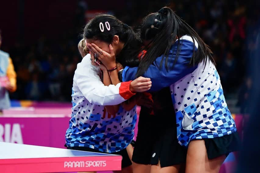 DIAZ Melanieさんのインスタグラム写真 - (DIAZ MelanieInstagram)「No tengo palabras de verdad. Solo me queda agradecer a mi equipo, a Dios y a Puerto Rico. 😭🇵🇷 MI FELICIDAD ES INDESCRIPTIBLE 😭🇵🇷 CAMPEONAS PANAMERICANAS ❤️」8月11日 12時06分 - mely_diaaz