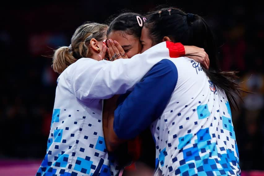 DIAZ Melanieさんのインスタグラム写真 - (DIAZ MelanieInstagram)「No tengo palabras de verdad. Solo me queda agradecer a mi equipo, a Dios y a Puerto Rico. 😭🇵🇷 MI FELICIDAD ES INDESCRIPTIBLE 😭🇵🇷 CAMPEONAS PANAMERICANAS ❤️」8月11日 12時06分 - mely_diaaz