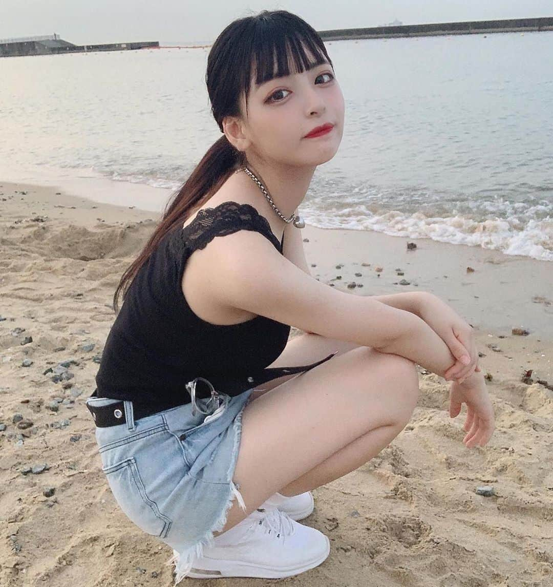 美女美容事情さんのインスタグラム写真 - (美女美容事情Instagram)「⁠《🌤ビーチフォト🏖》⁠⠀ *⁠⠀ リポストを使って、素敵な写真📷✨を投稿されてる方を紹介させて頂く⠀⠀⠀⁠⠀ 【💄美女美容事情💅】のコーナーです✨⁠⠀ *⠀⠀⠀⠀⠀⠀⁠⠀ いいねやコメント、フォローして応援してね❤︎🥰🎶⁣⁠⠀ *⠀⠀⠀⠀⠀⠀⁠⠀ 今回ご紹介させて頂きますのは❤︎⁠⠀ 鯖さん< @s.h___24 >の素敵なお写真📸⁠⠀ *⁠⠀ ⁠ビーチにしゃがむ鯖さん🏖⠀ 夏らしいカジュアルなファッションも可愛いー💕⠀ *⠀⁠⠀ 鯖さんのアカウントには他にも素晴らしい投稿が沢山ありますので是非覗いてみてくださいね💁‍♀️💙⁠⠀ *⠀⁠⠀ 鯖さん< @s.h___24 >⠀ 素敵な投稿ありがとうございました☺️📸✨⠀⠀⠀⠀⠀⠀⠀⁠⠀ △▼△▼△▼△▼△▼△▼△▼△▼△▼⠀⠀⠀⠀⠀⠀⠀⠀⠀⠀⠀⠀⠀⠀⠀⠀⠀⠀⠀⠀⠀⠀⠀⠀⠀⠀⠀⠀⠀⠀⠀⠀⁠⠀ ❤🧡💛「美女美容事情」💚💙💜⠀⠀⠀⠀⠀⠀⠀⠀⠀⠀⠀⠀⠀⠀⁠⠀ 👇掲載ご希望の方は👇⠀⠀⠀⠀⠀⠀⠀⠀⠀⠀⠀⠀⠀⠀⠀⁠⠀ @b_b_j.jタグ付けと🖤 # ビジョビ⠀🖤⠀⠀⠀⠀⠀⠀⠀⠀⠀⠀⠀⠀⠀⠀⁠⠀ をタグ付けお願いします✨⠀⠀⠀⠀⠀⠀⠀⠀⠀⠀⠀⠀⠀⠀⠀⁠⠀ ――――――――――――――――⠀⠀⠀⠀⠀⠀⠀⠀⠀⠀⠀⠀⠀⠀⠀⠀⠀⠀⠀⠀⠀⠀⁠⠀ ～姉妹アカウントのご紹介～⠀⠀⠀⠀⠀⠀⠀⠀⠀⠀⠀⠀⠀⠀⠀⠀⠀⠀⠀⠀⠀⠀⠀⠀⠀⠀⁠⠀ ◇美容情報を紹介している«美女美容事情～Beauty～»⠀⠀⠀⠀⠀⠀⠀⠀⠀⠀⠀⠀⠀⠀⠀⠀⠀⠀⠀⠀⠀⠀⠀⠀⠀⁠⠀ ( @b_b_j.j_b )⠀⠀⠀⠀⠀⠀⠀⠀⠀⠀⠀⠀⠀⠀⠀⠀⠀⠀⠀⠀⠀⠀⠀⠀⠀⠀⁠⠀ ◇美しい旅スポット紹介をしている«美 spot»⠀⠀⠀⠀⠀⠀⠀⠀⠀⠀⠀⠀⠀⠀⠀⠀⠀⠀⠀⠀⠀⠀⠀⠀⁠⠀ ( @b__spo )⠀⁠⠀ ⁠⠀ ◇ビジョビがお届けするセレクトショップ«bi select»⁠⠀ ( @bi_select )⁠⠀ ⠀⠀⠀⠀⠀⠀⠀⠀⠀⠀⠀⠀⠀⠀⠀⠀⠀⠀⠀⠀⁠⠀ よかったらこちらも覗いてみてね✨⁠⠀ ――――――――――――――――⠀⠀⁠⠀ @b_b_j.j⠀⠀ #旅行  #カメラ ⠀⠀⠀ #スタイル抜群  #カメラ女子 ⠀⠀⠀ #女子力アップ  #オシャレコーデ  #水着 #旅行コーデ ⠀⠀⠀ #美意識 #美意識向上 ⠀⠀⠀ #trip  #swimwear ⠀ #ビーチ #ビーチガール  #砂浜」8月11日 12時08分 - b_b_j.j