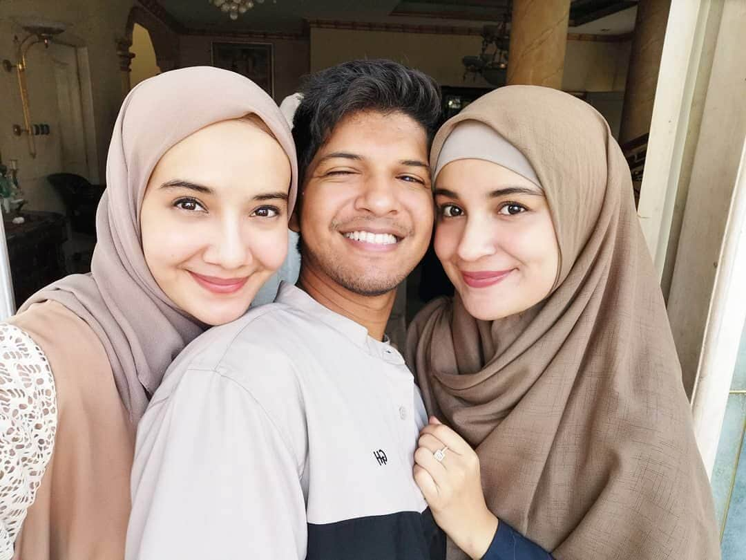 Shireen Sungkarさんのインスタグラム写真 - (Shireen SungkarInstagram)「Adikakamakankambing 😂❤️🤗 #iedadhamubarak」8月11日 12時24分 - shireensungkar