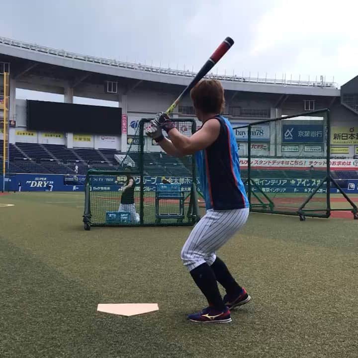 のインスタグラム：「昨日猛打賞の鈴木選手。 今日も1番乗りで打ち込みます。 #千葉ロッテマリーンズ #chibalotte #ZOZOマリンスタジアム #鈴木大地 #💦」