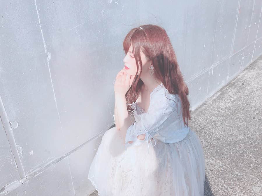 田北香世子さんのインスタグラム写真 - (田北香世子Instagram)「髪ちょっと明るくしたので色素薄くて儚い感じになってみたかったやつ👼 実際全然儚くないんですけどね😅メン強の逞しい女だから😅」8月11日 13時36分 - kayoko_takita