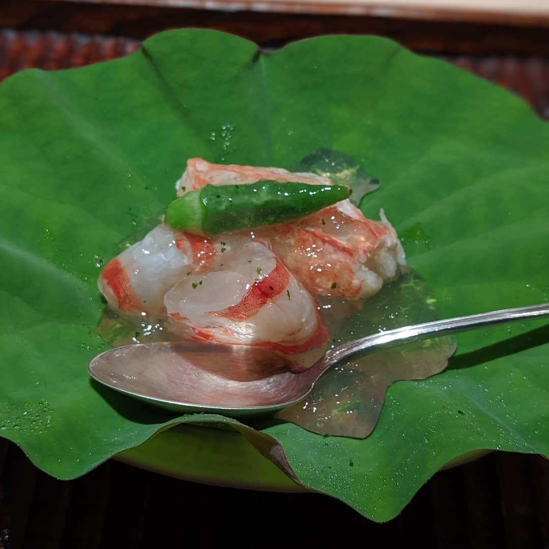 Masayasu Moritaのインスタグラム：「#海老 #蟹 #shrimp #crabmeat #神楽坂グルメ #tokyo #東京 #もりたま飯 #紀茂登 #foodie #foodgasm #foodphotography #foodstagram #美食 #delicious #tasty #instafood #グルメ #food #yummy #foodporn #デリスタグラマー #グルメな人と繋がりたい #和食好きな人と繋がりたい」