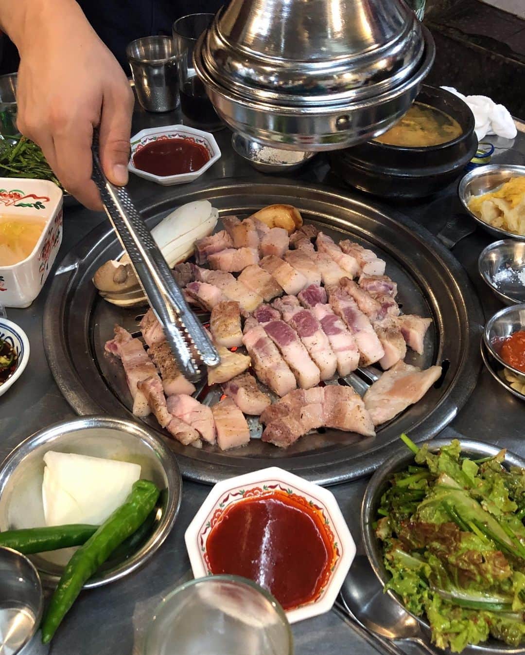 安中芙美さんのインスタグラム写真 - (安中芙美Instagram)「ㅤㅤㅤㅤㅤㅤㅤㅤㅤㅤㅤㅤㅤ ㅤㅤㅤㅤㅤㅤㅤㅤㅤㅤㅤㅤㅤ 昨日は友達カップルとご飯🇰🇷 ここのサムギョプサル美味しかった❤︎❤︎ ㅤㅤㅤㅤㅤㅤㅤㅤㅤㅤㅤㅤㅤ 豚の皮も久しぶりに食べたら 食べれるようになってました🐖🙏 ㅤㅤㅤㅤㅤㅤㅤㅤㅤㅤㅤㅤㅤ 楽しい夜でした❤︎❤︎ ㅤㅤㅤㅤㅤㅤㅤㅤㅤㅤㅤㅤㅤ #韓国旅行 #釜山 #南浦洞」8月11日 14時12分 - fumitwinsworld