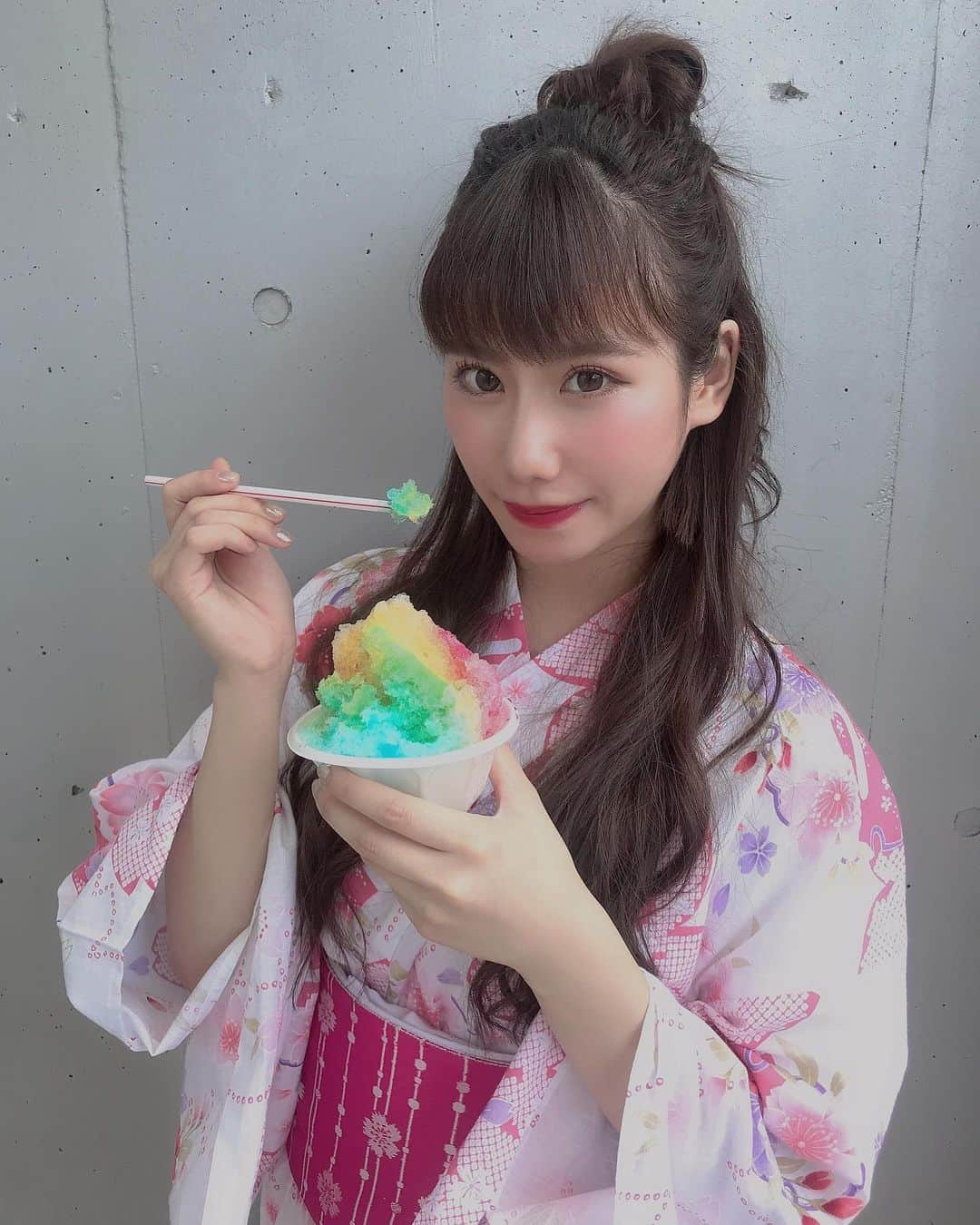 石田優美さんのインスタグラム写真 - (石田優美Instagram)「﻿ ﻿ ﻿ 💗🍧﻿ ﻿ ﻿ ﻿ #浴衣﻿ #ピンク﻿ #ハーフ団子  #かき氷 #レインボー」8月11日 14時17分 - yu_mi_1012