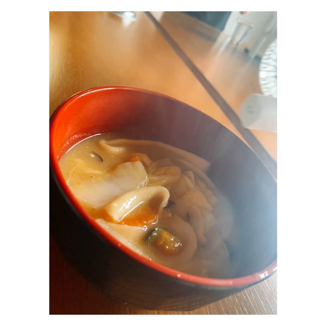 大久保涼香さんのインスタグラム写真 - (大久保涼香Instagram)「先日の夏旅の写真📷  甲府生まれだし 山梨には親戚もいるから 何度も行っているけれど これは初体験でした！ ************** #ほうとう作り体験 #ほうとう #何度も食べているけれど #作るのは初めて #うどんとの違い #塩の有無 #勉強になった #美味しかった #山梨 #夏旅 #summer2019 #hoto #localnoodle #myfirsttime #cookingexperience #goodtaste  #yamanashi #japan」8月11日 14時47分 - sayaka_okubo