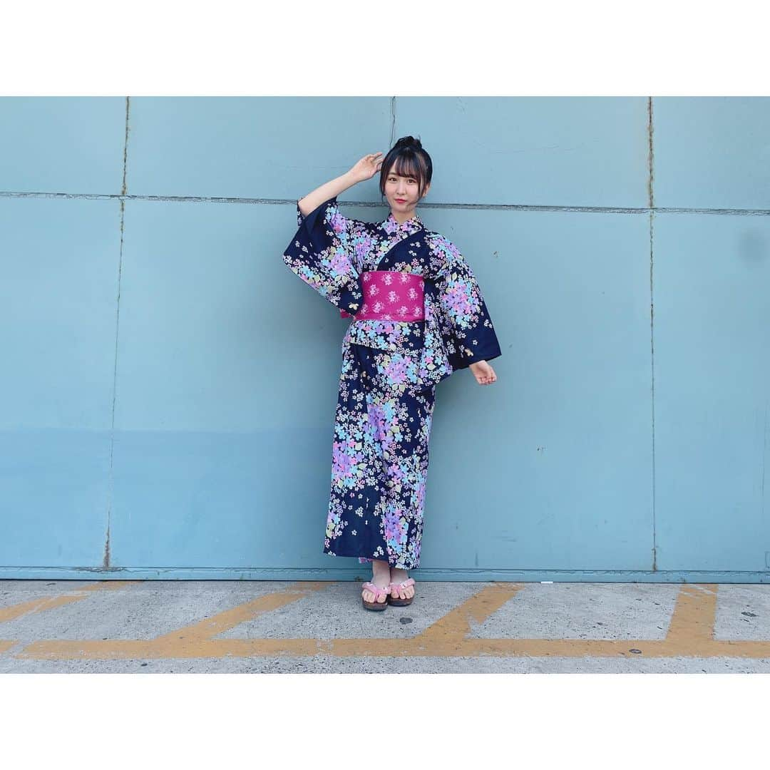 山邊歩夢さんのインスタグラム写真 - (山邊歩夢Instagram)「👘💭🌼 * * 握手会3日目！！！ * 1部だったんですけど、 会いに来てくれたみなさん ありがとうございました！！！ * 紺色のお花がたくさんの浴衣で 1日目とは、真逆な感じで でも、好評で嬉しかったです！！ * そして、握手会3日間連続であって とっても楽しかったし… 元気もらえたし… 3日間とにかく本当に ありがとうございました！ * * #AKB48 #握手会 #浴衣 #紺色 #お花 #👘 #🌼」8月11日 14時52分 - ayuyamabe_official