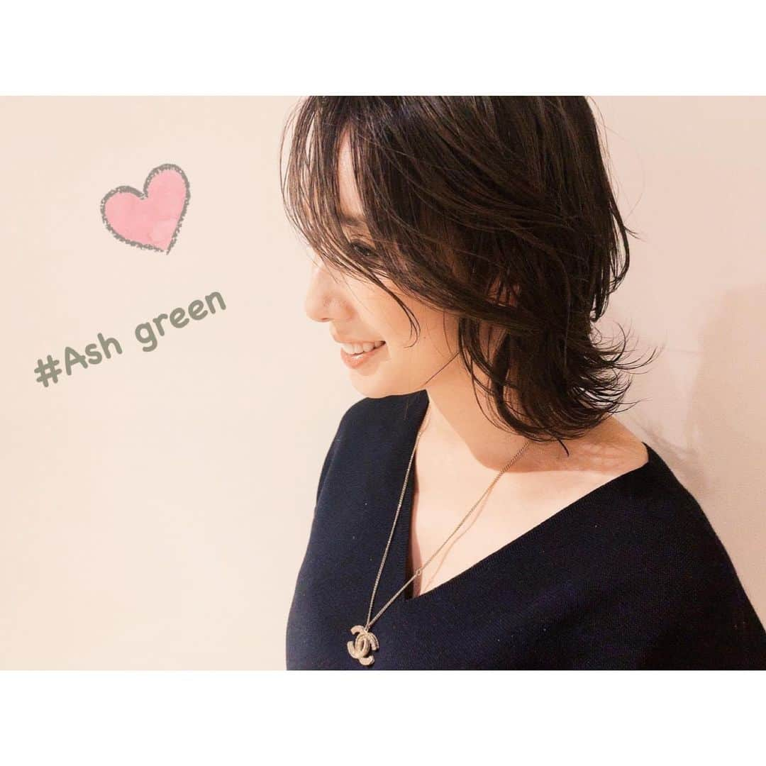 沙央くらまさんのインスタグラム写真 - (沙央くらまInstagram)「#ヘアカラー #アッシュグリーン #ハイライト 気分転換にカラーで雰囲気を変えるのが好き❤️ トリートメントも最高でした！ ちょうどはねる長さを活かしたヘアアレンジもさすが！#従兄弟のお兄ちゃん #美容師kenちゃん  #沙央くらま #ヘアアレンジ #ヘアカット #ashgreenhair  #mesh #コマヘアー  #コマスタ #hairarrange  #hair  #haircolor」8月12日 0時18分 - kurama_sao