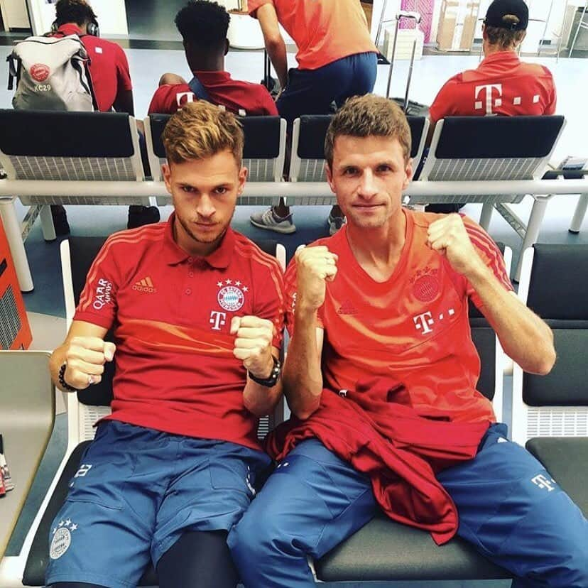 バイエルン・ミュンヘンさんのインスタグラム写真 - (バイエルン・ミュンヘンInstagram)「Ready for Round 1⃣🥊🏆 . . . @esmuellert @jok_32 #packmas #FCEFCB @dfb_pokal #DFBPokal #FCBayern #MiaSanMia #football #soccer #fussball #futbol #futebol #🏆 #⚽️」8月12日 0時25分 - fcbayern