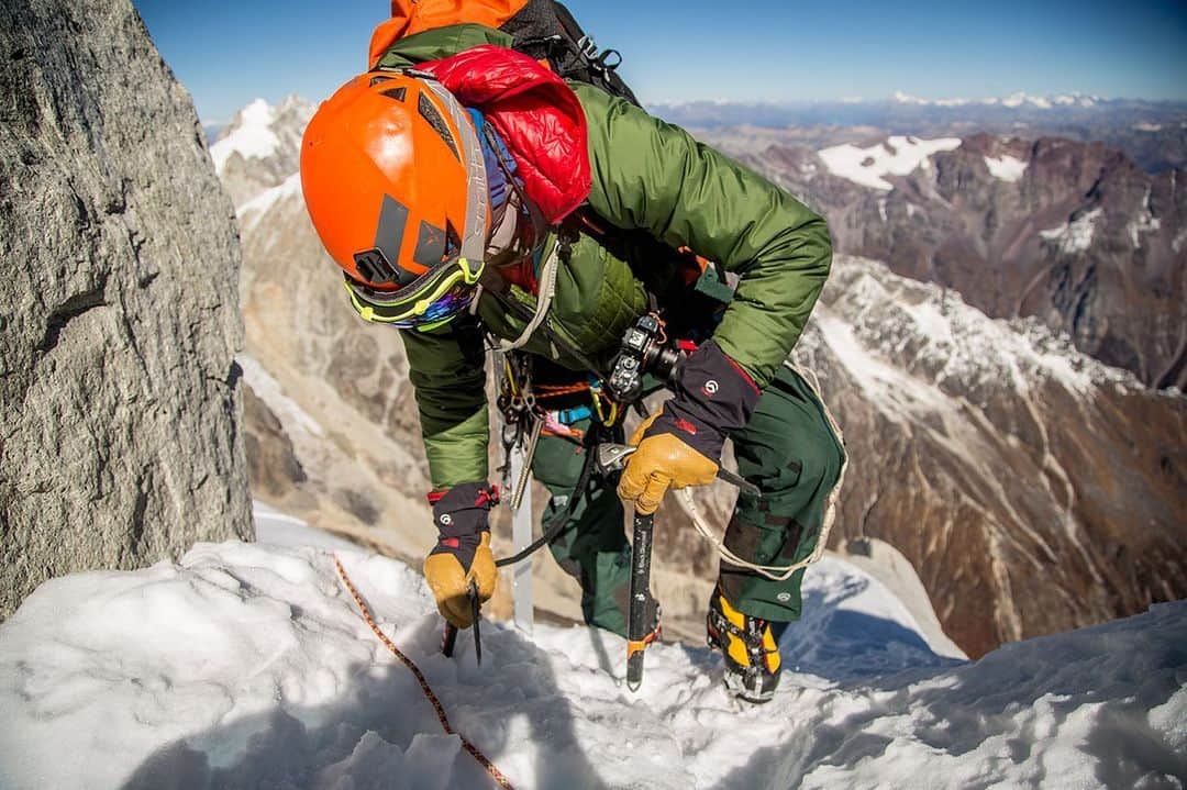 National Geographic Creativeさんのインスタグラム写真 - (National Geographic CreativeInstagram)「Photo by @coryrichards | A mountaineer descends to camp III from the expedition team's highpoint on Hkakabo Razi, Southeast Asia's tallest mountain. #Mountaineer #Adventure #Myanmar」8月12日 0時32分 - natgeointhefield