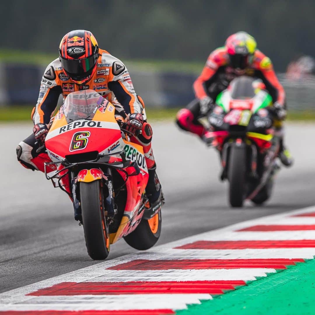 レプソル・ホンダのインスタグラム：「Get loose. ⠀⠀⠀⠀⠀⠀⠀⠀⠀ #AustrianGP」