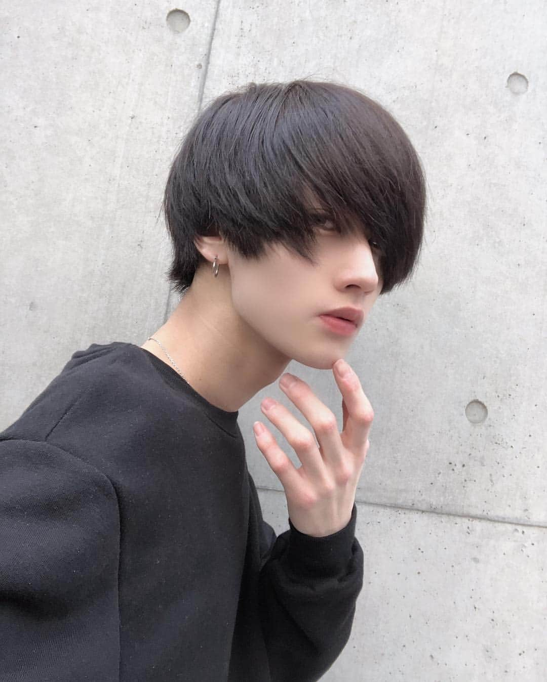 齋藤正太さんのインスタグラム写真 - (齋藤正太Instagram)「hit  hair  ナチュラルマッシュ  #マッシュ男子 #seventeen #マッシュ#メンズヘア #メンズカット#韓国好きな人と繋がりたい #メンズウルフ #パーマ#スパイラルパーマ#ツイストパーマ#渋谷美容室#ヘアスタイル#マッシュウルフ#メンズカラー#美容師#韓国ファッション#横顔男子#ウルフカット #ullzangstyle#センターパート」8月12日 0時57分 - signal8756