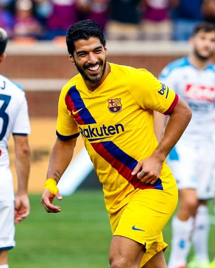 FCバルセロナさんのインスタグラム写真 - (FCバルセロナInstagram)「@LuisSuarez9 🔝 scorer in pre-season! 🙌 3⃣games,3⃣ goals 🔥 Suárez máximo goleador de la pretemporada! 🤩 Suárez màxim golejador de la pretemporada! 👏」8月12日 1時00分 - fcbarcelona