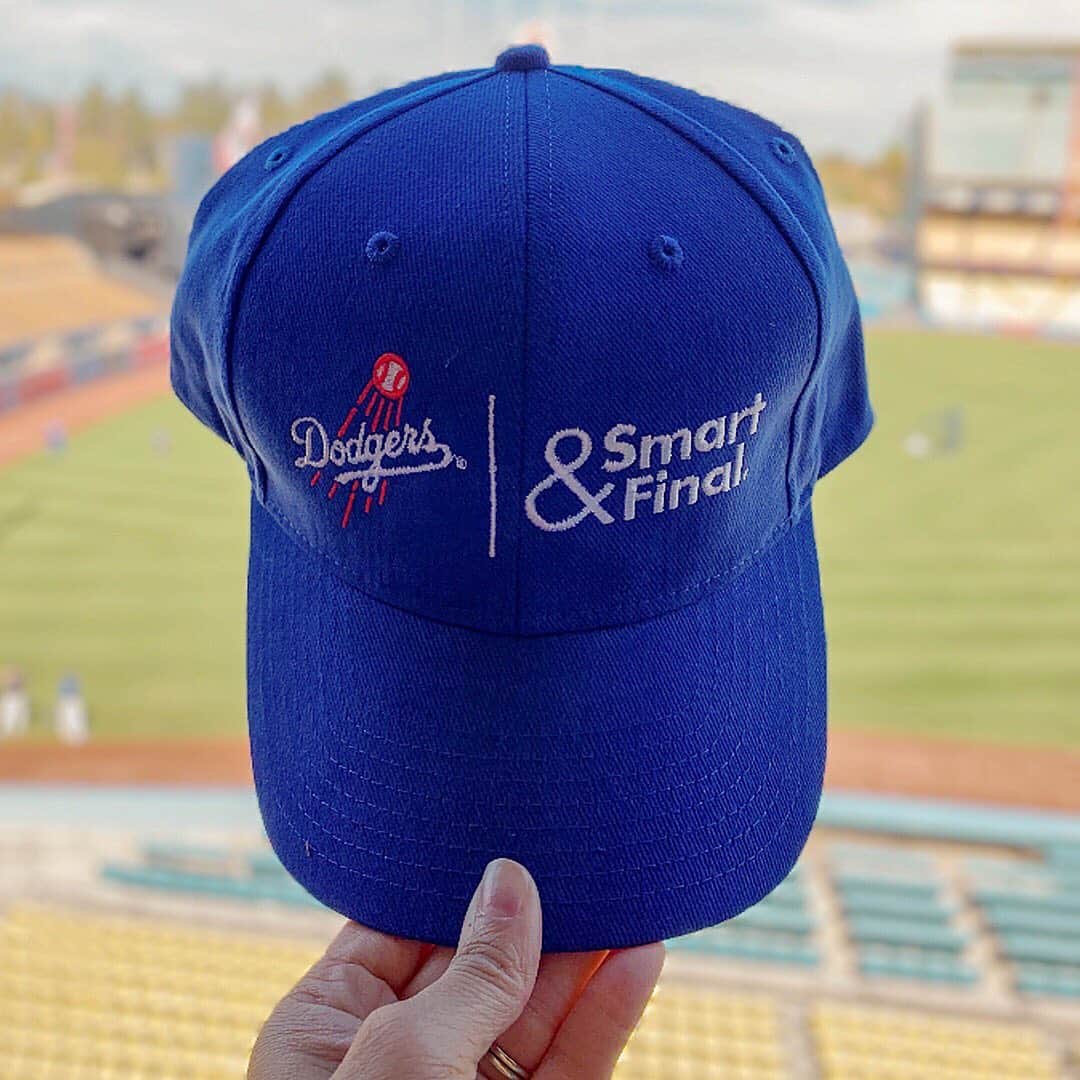 Los Angeles Dodgersさんのインスタグラム写真 - (Los Angeles DodgersInstagram)「Stocked up and ready to go back to school? Our friends at @SmartFinal are here to help! Follow them to find out how you can enter for a chance to win a $100 gift card. #MySmartandFinal」8月12日 1時00分 - dodgers