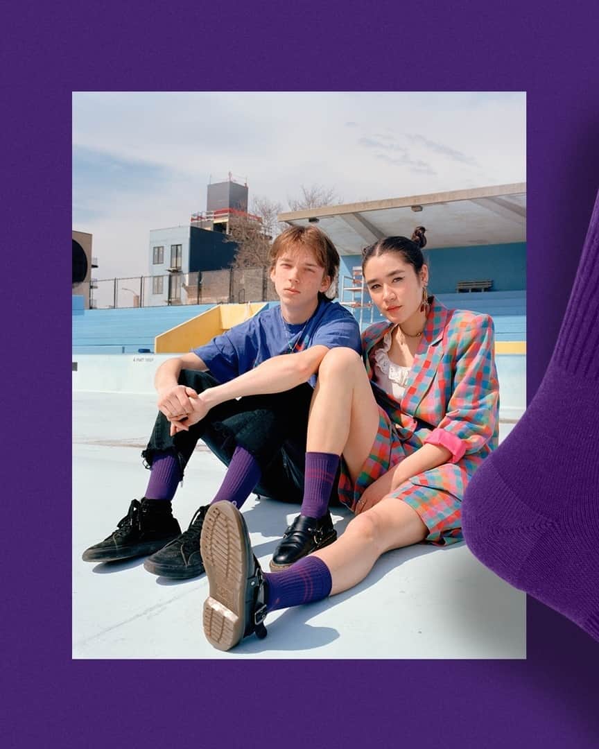 のインスタグラム：「💜💙💛 For our Fall '19 Uncommon Solids campaign, we borrowed the creative talents of our friend and photography student @patrick__no. Patrick is a native Californian currently living in Brooklyn, working toward his BFA at @prattinstitute. We asked Patrick about his creative process for the campaign, and the approach he took to shooting the photos: "I had a couple things in my mind during the whole shoot, I wanted to make sure that the color of the socks either popped or would blend in with the entire outfit. One thing that I personally like in some of my photographs are small nuances of repetitive architecture or design in the backgrounds." #UncommonSolids Stylist: @aintnofollowbackgrl Models: @swole.body / @yawlz / @dimwittedmom / @knokofi」