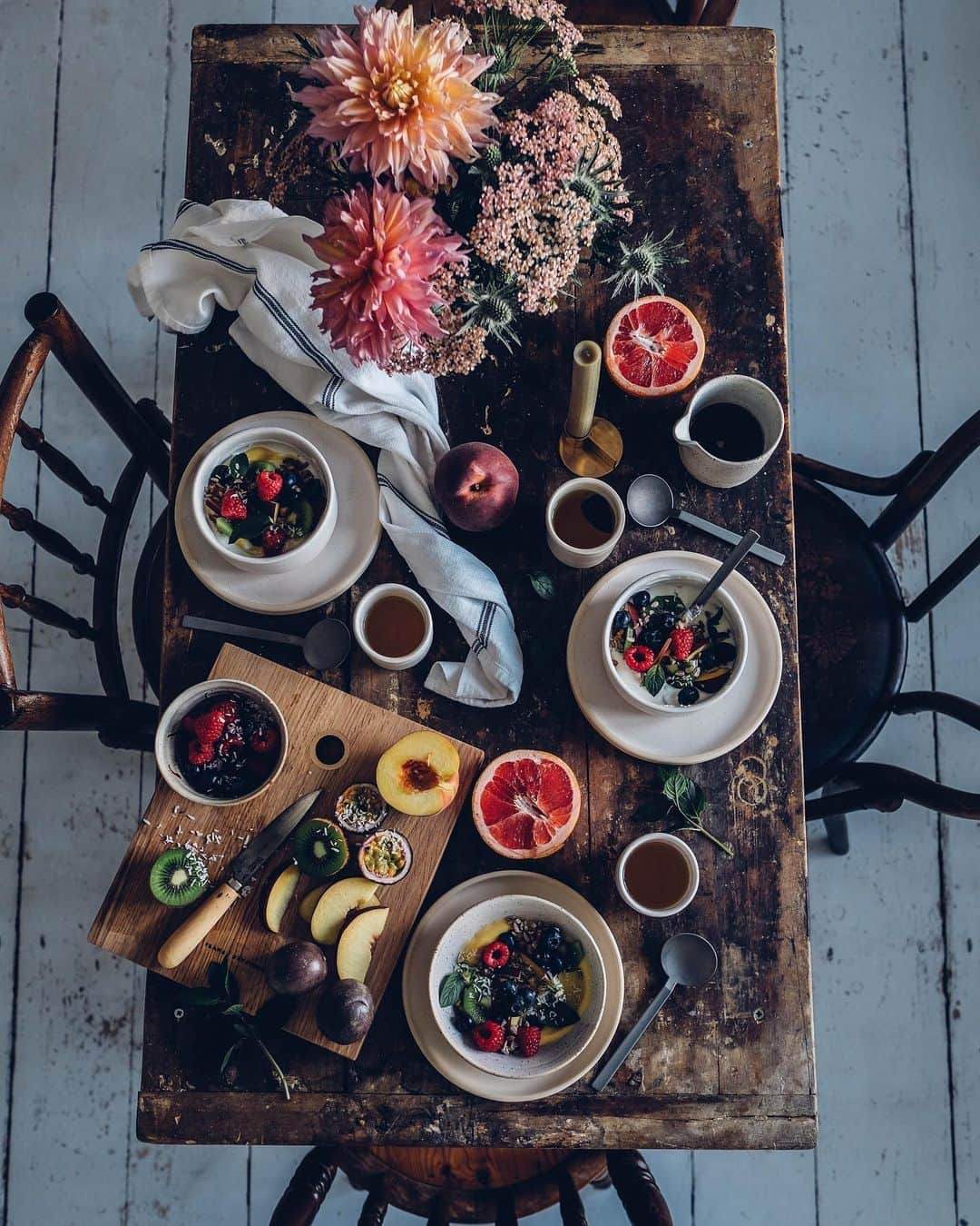 Our Food Storiesさんのインスタグラム写真 - (Our Food StoriesInstagram)「First breakfast at our very own house in Sweden 🎉🤗 Sorry for the absence here the past weeks guys, this week was so unbelievable exciting. We got the keys to our house last week and though we are not moving permanently here, it felt like we are moving 😅 Thanks to @visit_skane we fell in love with Österlen last summer, so happy to have found our own space here now. Huge thanks to our dear friends @sandracelinaandersson and @magnusandersson for all the help, feeling grateful 🥰❤️ And thanks so much for all your lovely messages guys, you‘re the best🌟 Will start to renovate a bit in the coming weeks and share more in stories and on the blog with you soon! #ourfoodstories  ____ #breakfastideas #foodstylist #foodblogger #visitskane #fellowmag #momentslikethese #morningslikethese #simplejoys #morningscenes #visitsweden #gatheringslikethese #tablesettingideas #tablesetup」8月12日 1時07分 - _foodstories_