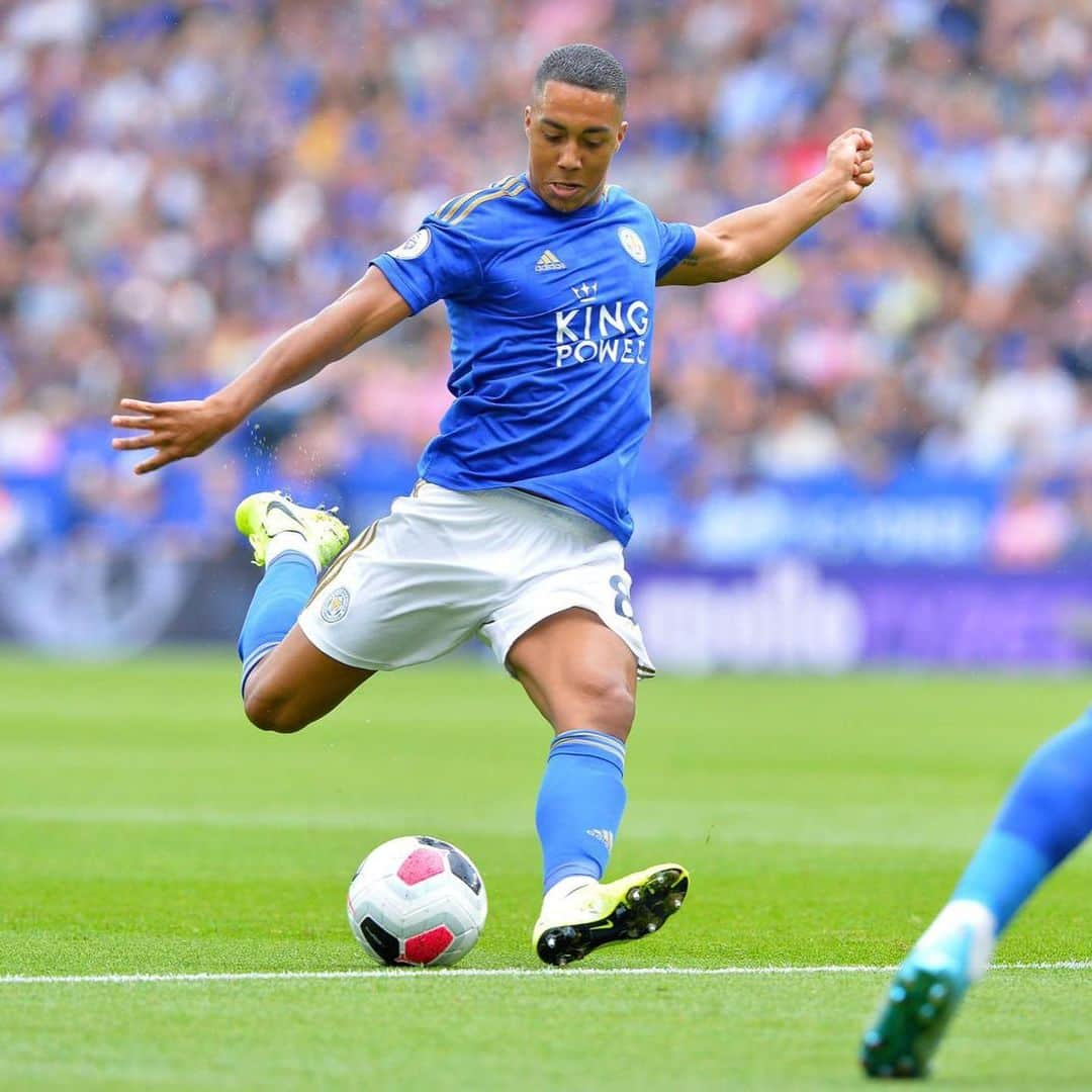 ユーリ・ティーレマンスさんのインスタグラム写真 - (ユーリ・ティーレマンスInstagram)「Hard fought point today against a tough opponent! Glad the @premierleague is back 💪🏽👍🏽🦊」8月12日 1時24分 - youritielemans