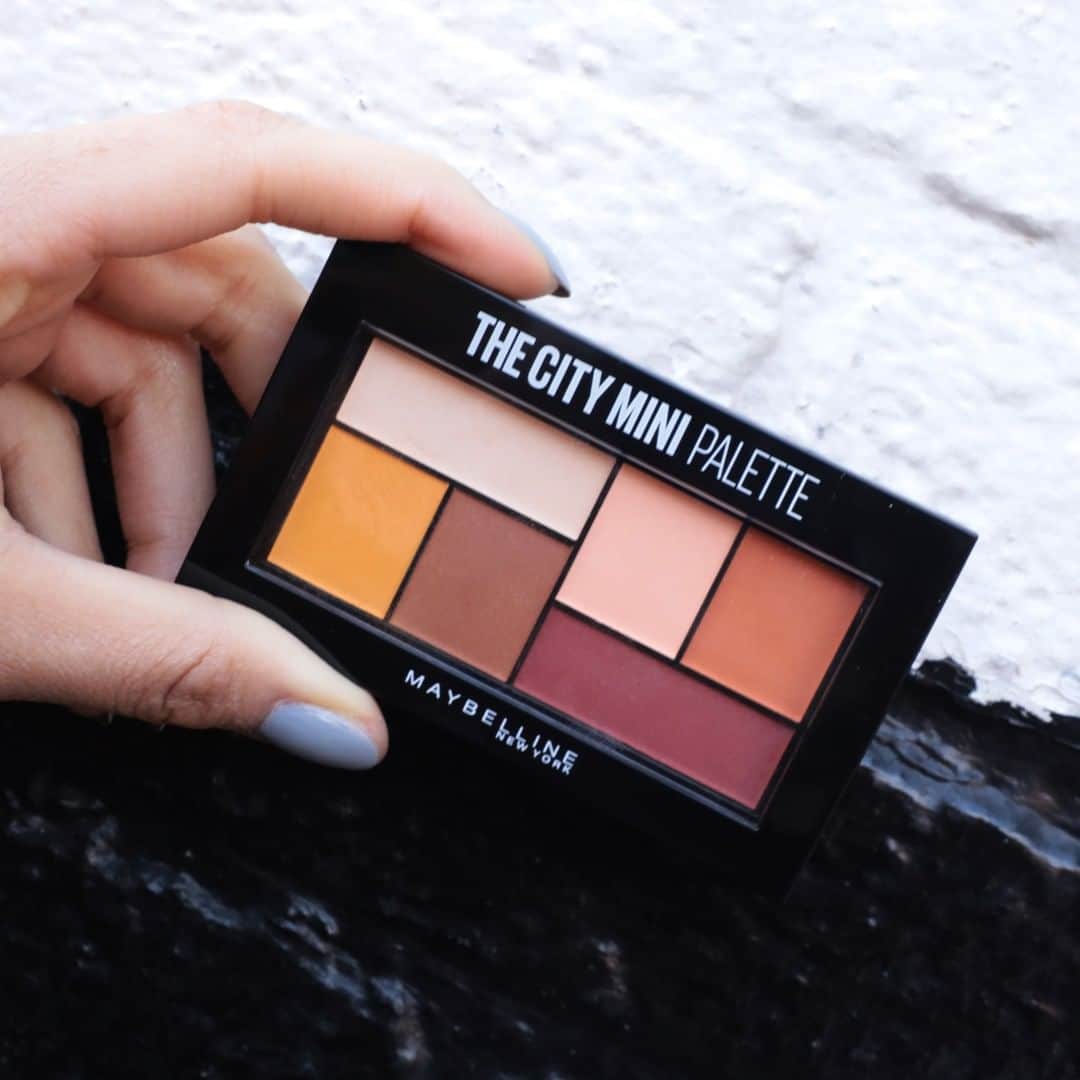 Maybelline New Yorkさんのインスタグラム写真 - (Maybelline New YorkInstagram)「Sunset-inspired shadows for the summer with our 'hi-rise sunset' palette! 🌇 What's your all time favorite #cityminis eyeshadow palette?」8月12日 1時25分 - maybelline