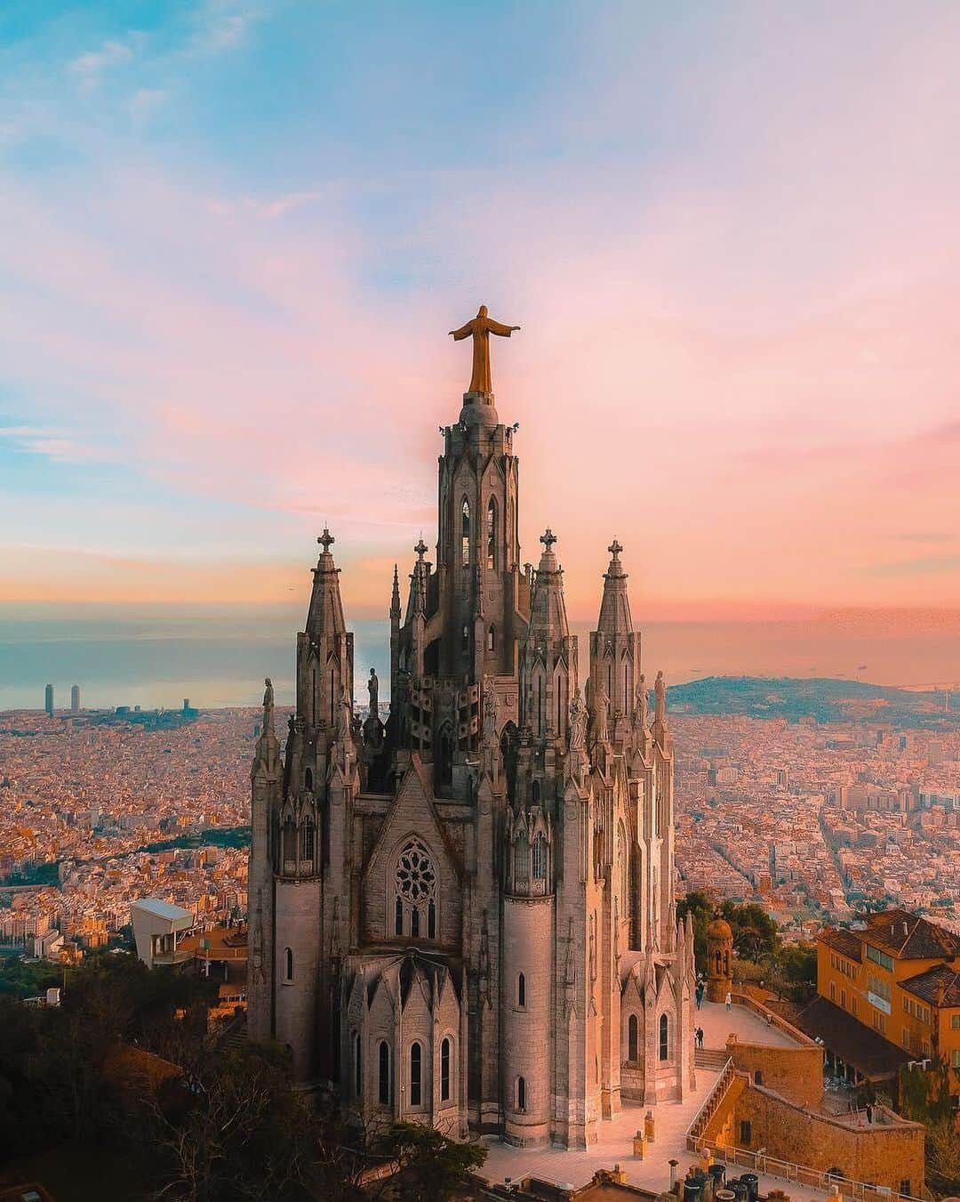 BEAUTIFUL DESTINATIONSさんのインスタグラム写真 - (BEAUTIFUL DESTINATIONSInstagram)「"There’s no view of Barcelona that quite compares to overlooking the city from the highest peak of Mount Tibidabo. " 😍 (📷: @davide.anzimanni 📍:Templo del Tibidabo, Barcelona)」8月12日 1時36分 - beautifuldestinations