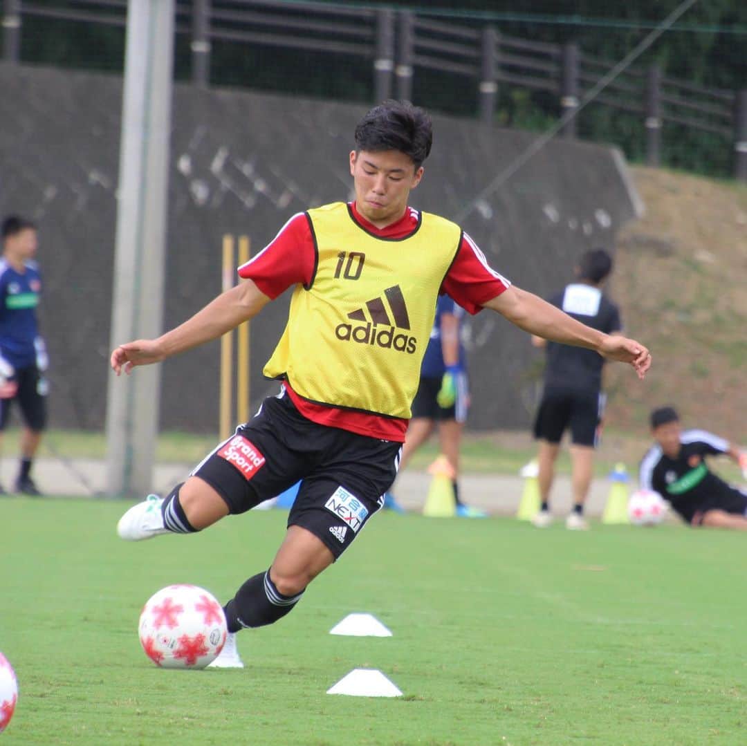 ベガルタ仙台さんのインスタグラム写真 - (ベガルタ仙台Instagram)「8月11日 トレーニング #ベガルタ仙台 #仙台 #サッカー #Jリーグ #2019シーズン #スローガン #ReVolution #吉尾海夏 #15番 #金正也 #39番 #長沢駿 #38番 #ジャーメイン良 #19番」8月11日 16時41分 - vegaltasendai