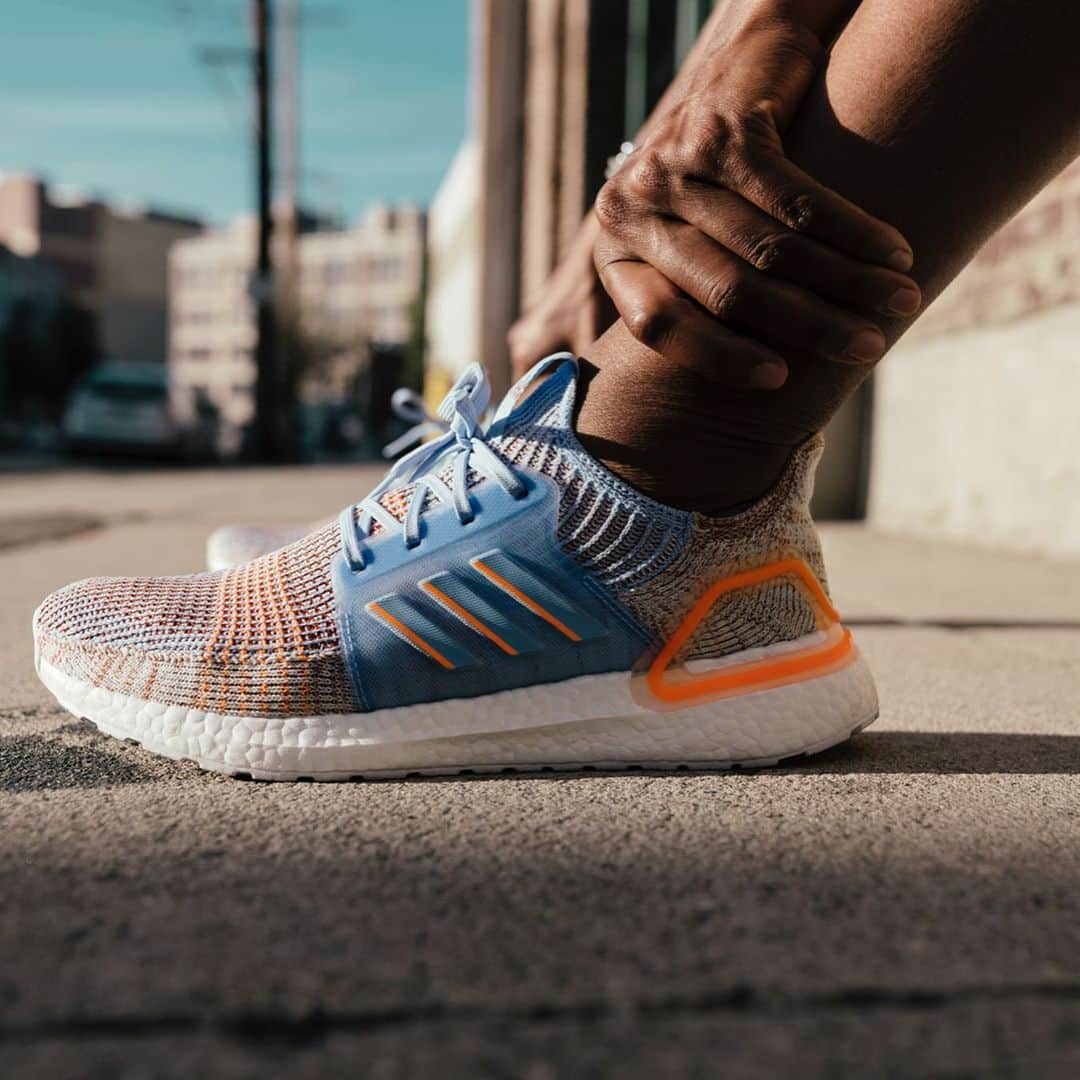 adidas Italiaさんのインスタグラム写真 - (adidas ItaliaInstagram)「Energia allo stato puro.  #ULTRABOOST 19. #Run #Running #adidasRunning」8月11日 17時00分 - adidasita