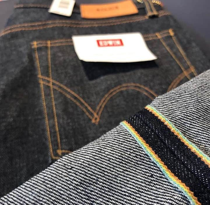 EDWINさんのインスタグラム写真 - (EDWINInstagram)「Selvedge Sunday 【👖Japan Limited🇯🇵】 EDWIN’s Japan Limited jeans feature our iconic W-stitching and rainbow selvedge. #RAWDENIM #MADEINJAPAN #NIHONMENPU #日本限定  #japanlimited . #selvage #selvedgedenim #ootd #fashion #men #beautiful #indigo #outfit #rugged #lifestyle #menswear #mensfashion #jeans #denim #styleformen #ruggedstyle #edwin_tokyo_harajuku #edwinjapan #edwineurope #edwin #tokyo #harajuku #edwinjeans #love #rainbow」8月11日 17時01分 - edwin_japan